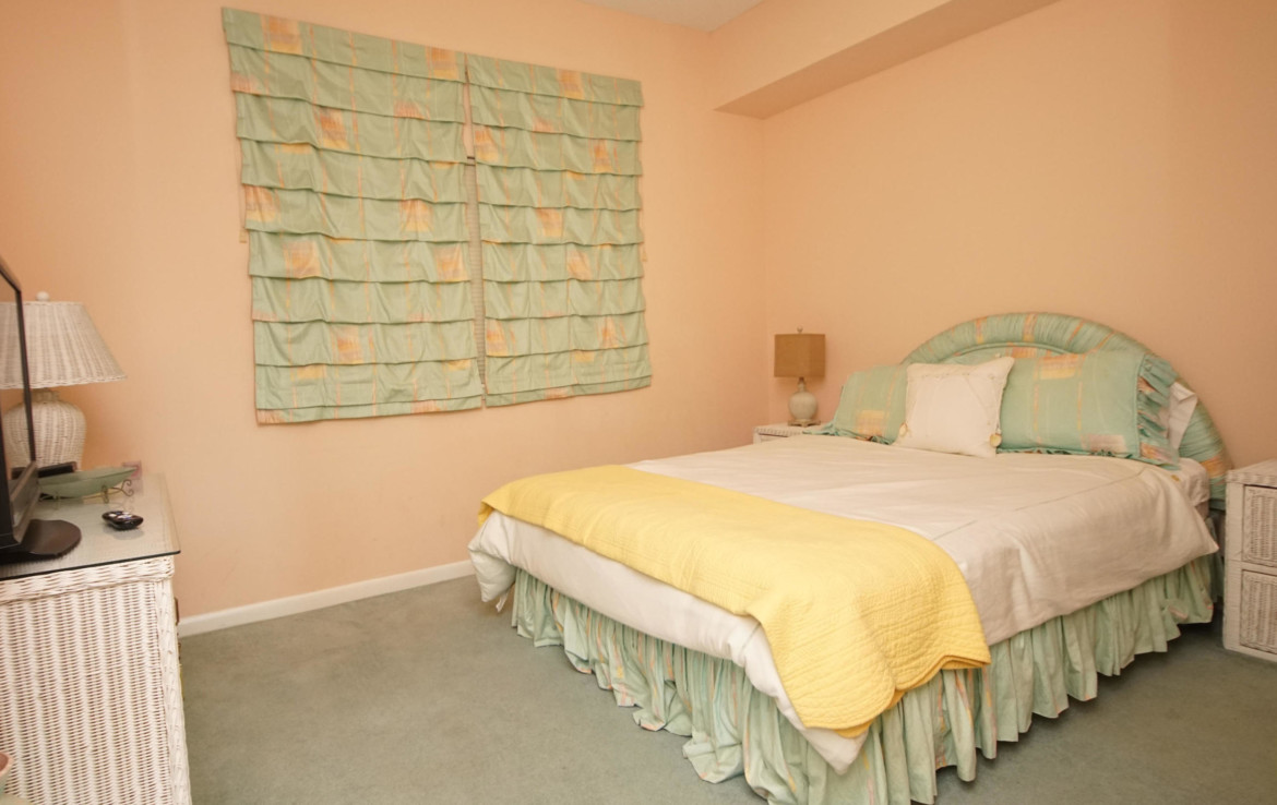 26-TOPS'L-Beach-Manor-Unit-C-308-Bedroom