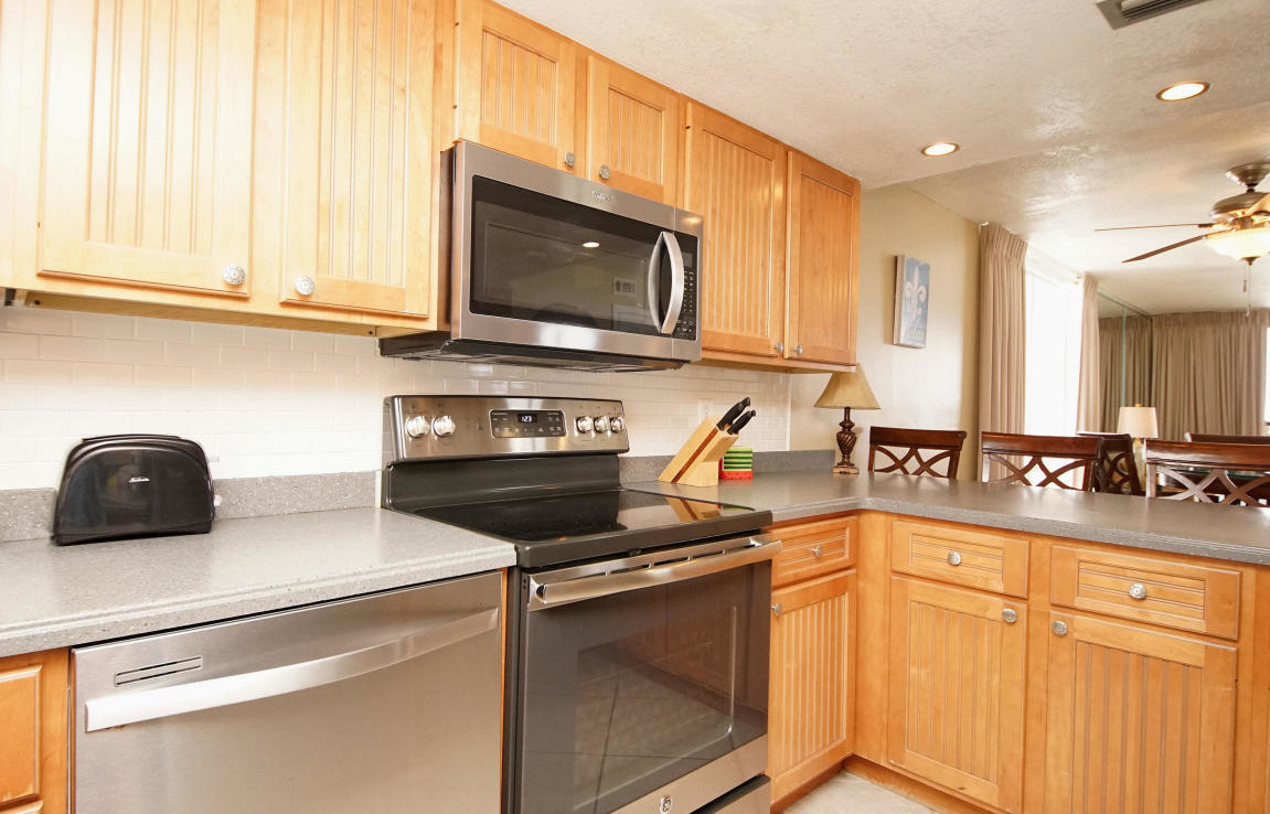 20-SunDestin-Unit-1501-Kitchen